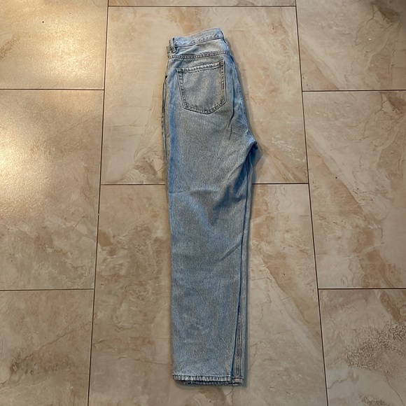 Ultra High Rise Slim Light-Wash PacSun Jeans - Picture 3 of 9